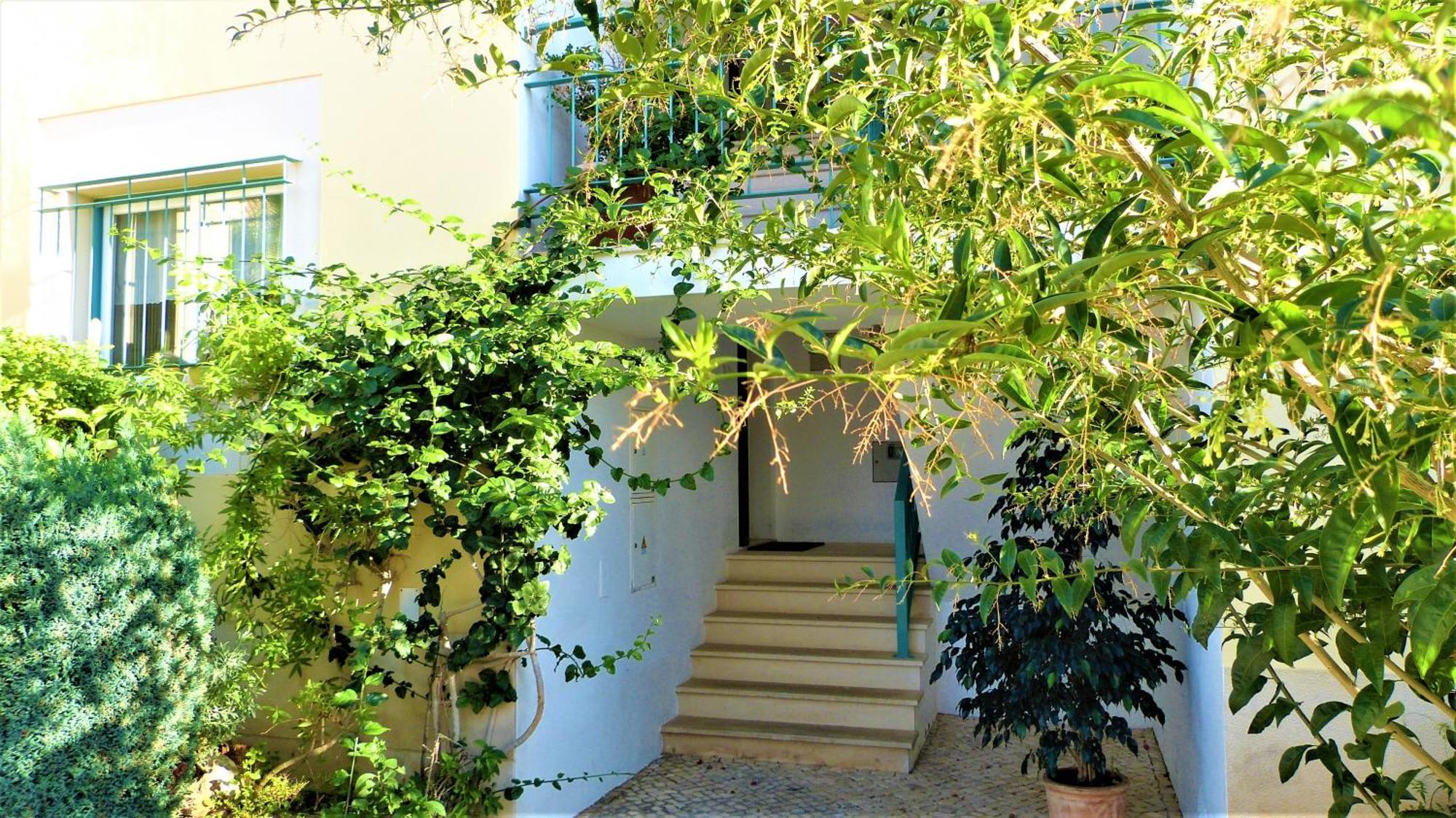Wonderful Apartment In Ferragudo 2Double Beds Near Beaches And Golf Exterior photo